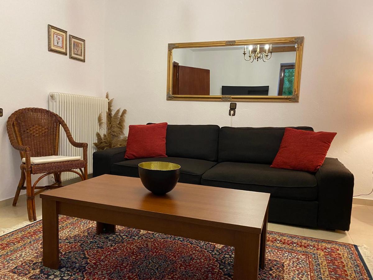Sarakinas Country house *